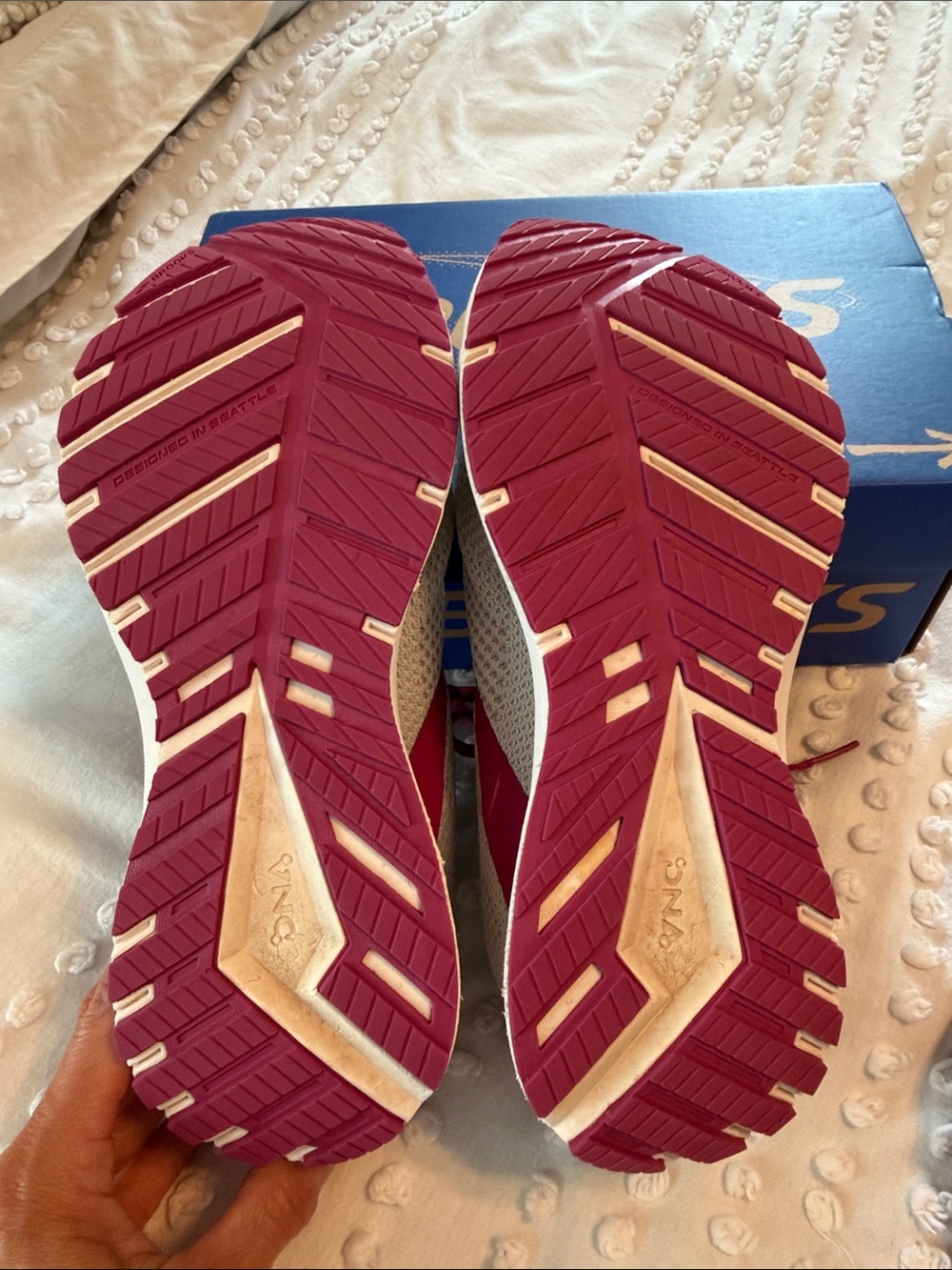 Brooks Revel 5 women’s athletic shoes, magenta, gray, and white sz 9 - Picture 7 of 10
